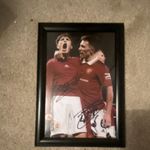 Manchester United Framed Signed Football Photo - Multiple Autographs