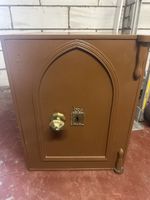 Antique Victorian Safe - Milners Fire Resisting Safe With Original Key