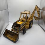 International Ertl Toys 1/16 Scale Tractor Loader Backhoe #472