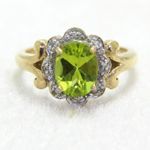 Heavy Peridot & Diamond Cluster 9ct Yellow Gold ring N ~ 6 3/4