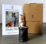RICHARD COOPER STUDIO BRONZE RESIN MOUSE ON COTTON REEL ORNAMENT FIGURE 230BR