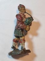 RARE VINTAGE ELASTOLIN SCOTTISH HIGHLANDER BAGPIPER