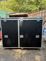 Reduced to clear Large Flight Case On Wheels Excellent Condition Collection Only