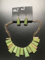 NEW OLD STOCK RUE 21 ETC! SAGE GREEN GIFT SET NECKLACE & EARRINGS