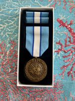 United Nations UN Medal w/ Ribbon Bars & Presentation Box