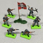 Britains Compatible Deetail 6x WW2 German Infantry Troops (DSG) METAL BASES