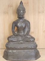 Antique classic ayuthaya Thai Bronze Buddha. 23cm high 1.4KG prestine condition.