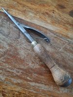 VINTAGE BROWNS PATENT BODGER RAG RUG TOOL LATCH HOOK FOR RUG MAKING OLD  TOOLS