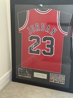 Michael Jordan Chicago Bulls  Basketball Framed Jersey Shirt & Signature No COA