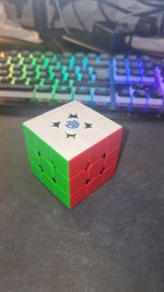 Gan V100 Uv Coated Maglev Speedcube