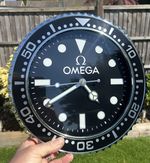 Designer wall clock 30cm round 