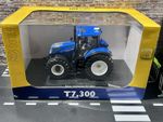 Universal Hobbies UH6604 New Holland T7.300 PLM Model Scale 1:32