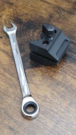 (935)  Suspension Strut Hub/Ball Joint Clamp Spreader Tool Ford BMW VAG PSA etc
