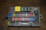 LAND ROVER DISCOVERY 2 TD5 - MAIN INTERIOR FUSE BOX YQE000251
