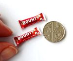 DOLLS HOUSE MINIATURE 1:12 * 2 X DARK CHOC BOUNTY CHOCOLATE BARS * COMBINED P+P