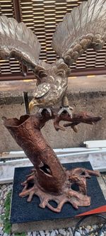 Realistic eagle metal sculpture