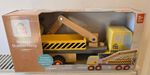 LITTLE TOWN WOODEN GRABBER LORRY CRANE BUMPER JCB STYLE TRUCK BRAND NEW