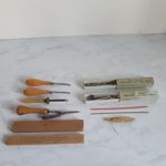 VTG BODGER CARPET RUG BRASS NICKEL LATCH HOOK & RUG REPAIR MAKERS TOOLS SET