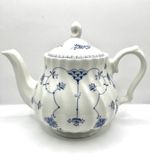 Churchill Blue & White Finlandia Teapot w/Lid Made in Columbia