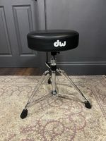 DW 5000 Throne. Excellent Condition. 