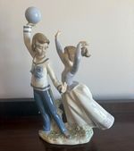 Lladró "Children at Play" (Spanish title: Niños con Balón), model number #5304