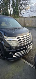 2003 Nissan ELGRAND E51. 3.5 V6 RWD .