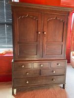 Welsh linen press oak thought to be 1790