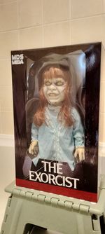 Mezco Designer Series Mega Scale Regan The Exorcist 15" Figure Brand New