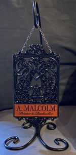 A Malcolm Printer Bookseller Sign & Stand Ornament Outlander Jamie Fraser SAM H.