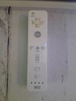 Official Genuine Nintendo Wii Wireless Remote Controller - White (Wii)