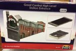 BACHMANN 'OO' GAUGE 44-119 GREAT CENTRAL HIGH LEVEL STATION ENTRANCE BUILDING