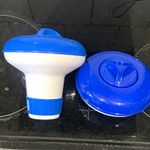 2x Blue & White Round Floating Pool/Spa Chemical Dispenser, Adjustable Vents