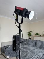 Gvm Pro-SD650B 650W Filming Lighting Bi-Color Monolight - Good Condition