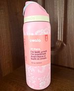 Owala FreeSip Insulated Leakproof Straw Water Bottle Push Button Lid 945mL Pink