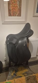 Wintec 17".5 GP Black Saddle with Changeable Gullet