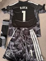 Arsenal Goalkeeper Football Kit for Kids Age 9-10 Never Been Worn check my page