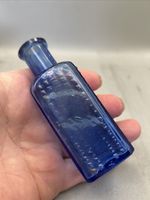 NICE VICTORIAN POISON BOTTLE WITH HOBNAILS EMBOSSED VAPO CRESOLENE CO
