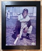 Willie Mays Signed Auto JSA Cert 8x10 Giants Color Photo Kneeling Down w/ Bat