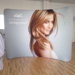 Curved Tension Fabric Display stand Exhibition wall stand with printed graphic