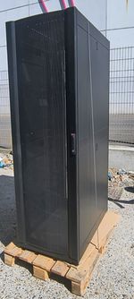 APC NetShelter SX AR3100 Server Rack Enclosure Colocation 42U 1991 x 600 x1070mm