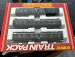 Hornby R369, BR 3-Car Diesel Multiple unit, Class 110, in green, OO Gauge