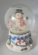 Vintage Musical Snowman Snow globe Plays White Christmas Melody Vgc