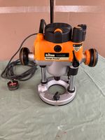 Triton MOF001 1400W Plunge Router, light hobby use only