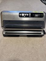 FoodSaver FFS006 Automated Food Vacuum Sealer with Bag Storage And Bags