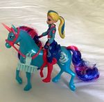  Unicorn Academy Isabel & River  playset  from  Netflix TV show 