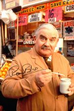 RONNIE BARKER Signed Autograph PHOTO Signature PrePrint OPEN ALL HOURS Arkwright