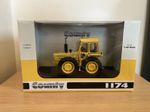 UH6212 Universal Hobbies County 1174 - Yellow Special Limited Edition.