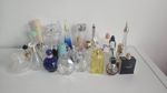 HUGE LOT OF OVER 30 EMPTY PERFUME BOTTLES. ANGEL, DAISY, JADORE, ARMANI ETC.