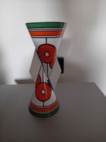 clarice cliff  wedgwood vase circle and squares yo yo vase good condition