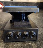 Bespeco VM14L Stereo / Mono Volume Pedal for Guitar / Keyboard with Lead 